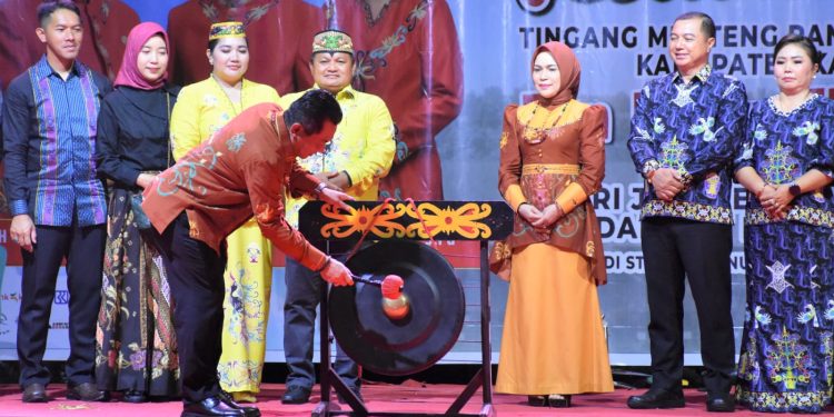 Festival Budaya Tingang Menteng Panunjung Tarung Meriahkan Harjad Ke-219 Kuala Kapuas