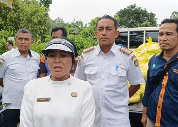 Pasca Tergenang Banjir, DPUPR Barsel Perbaiki Sementara Kerusakan Jalan Buntok-Palangka Raya