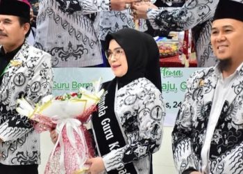 Hj Siti Saniah Wiyatno Ditetapkan sebagai Ibunda Guru Kabupaten Kapuas