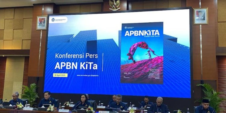 Rupiah Melemah Nyaris Rp17.000 per USD, Sri Mulyani Sebut Bukan karena Pelemahan Ekonomi Domestik