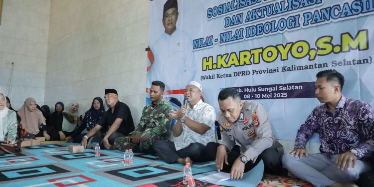H Kartoyo Ajak Warga Desa Banjar Baru Amalkan Pancasila
