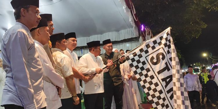 Wiyatno Lepas Pawai Takbir, Ribuan Warga Kapuas Meriahkan Malam Idulfitri