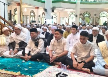 Wiyatno Salat Idul Fitri di Masjid Agung Al Mukarram