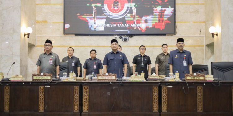 Paripurna DPRD Kalsel, Gubernur Tanggapi Rancangan Perda