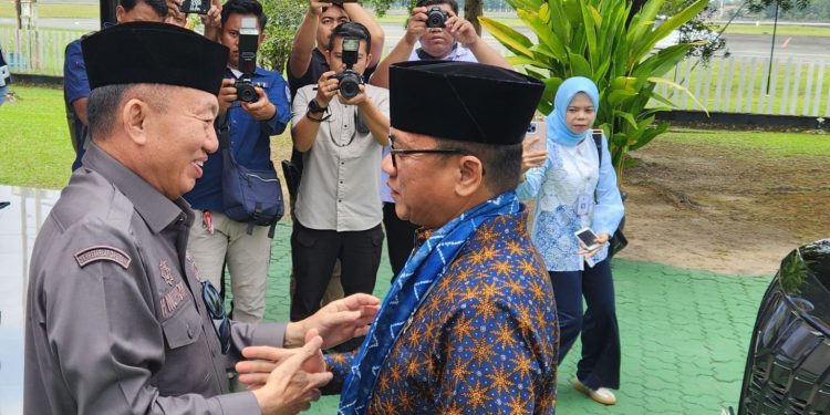H Muhidin Sambut Kedatangan Menteri Desa dan PDT