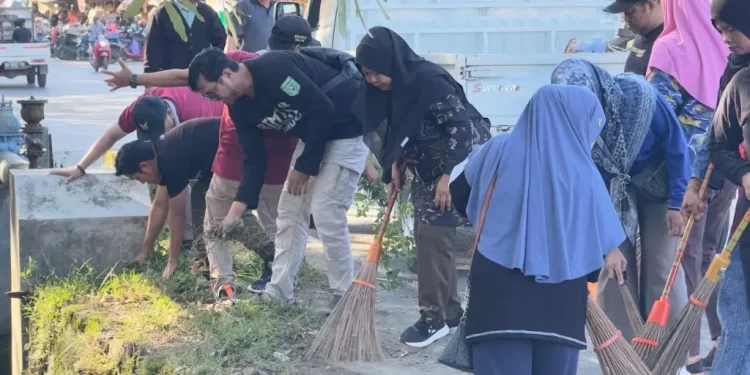 Bergiliran Tiap Sepekan, Pemkab Tanbu Gelar Aksi Bersih-Bersih Sampah