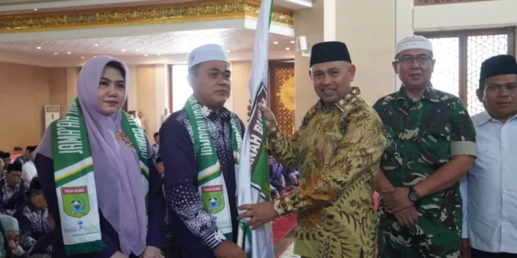 Lepas 196 Jemaah Calon Haji, Ini Pesan Wabup Tanbu H Bahsanudin