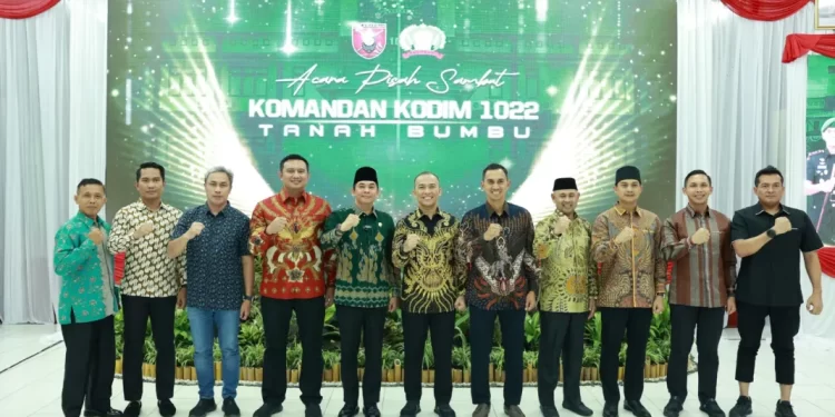 Sinergi TNI dan Pemerintah Daerah, Bupati Tanbu Hadiri Pisah Sambut Dandim
