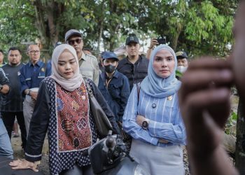 Komisi III DPRD Kalsel Lakukan Pengambilan Sejumlah Sampel di PT MMI