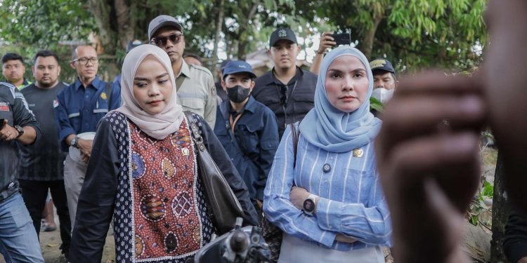 Komisi III DPRD Kalsel Lakukan Pengambilan Sejumlah Sampel di PT MMI