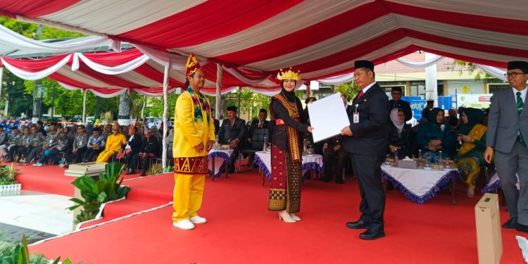 Samsul Rizal Serahkan Bantuan 22 Starlink untuk Layanan Internet Sekolah Terpencil