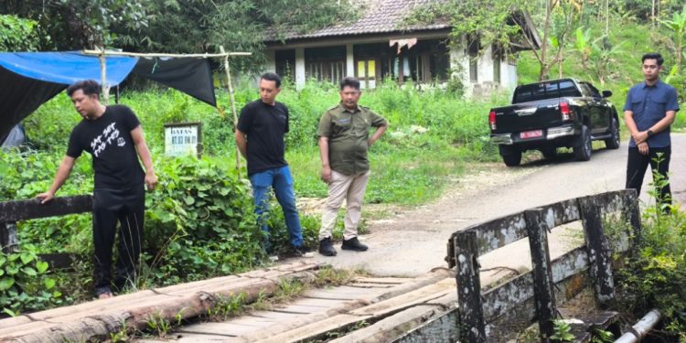 Bupati Samsul Rizal Tinjau Sejumlah Jembatan Rusak