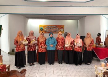 Pertemuan Rutin, DWP Kotabaru Bahas Pengolahan Karbol Berbasis Ecoenzym