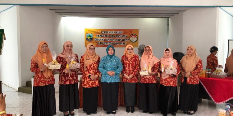 Pertemuan Rutin, DWP Kotabaru Bahas Pengolahan Karbol Berbasis Ecoenzym