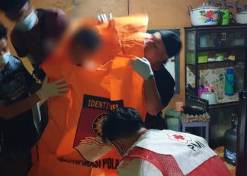 Manto Ditemukan Gantung Diri di Depan Kamar Mandi