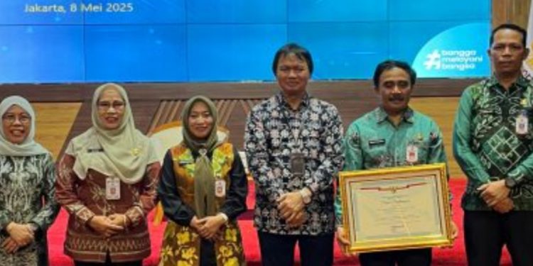 Pemkab Tanbu Raih Penghargaan Pelayanan Publik Berpredikat Sangat Baik