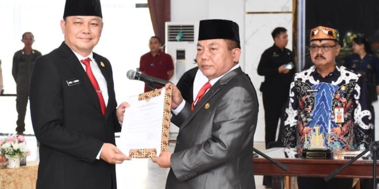 Wiyatno Lantik Usis I Sangkai sebagai Pj Sekda Kapuas