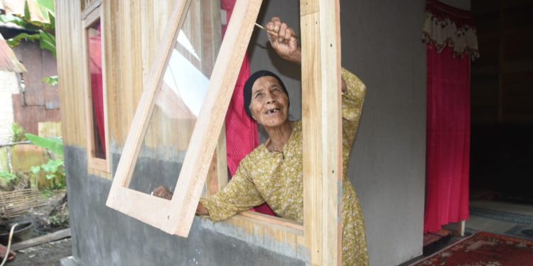 Rumah Nenek Kurba Selesai Direhab, Impian Terwujud Berkat TMMD Kodim HST