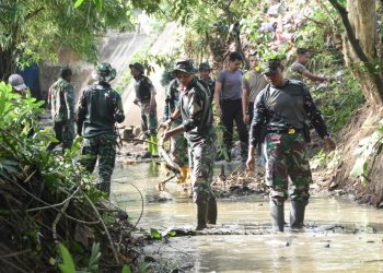 Satgas TMMD Ke-124 Bersih-Bersih Sungai, Antisipasi Banjir di Pengambau Hilir Luar