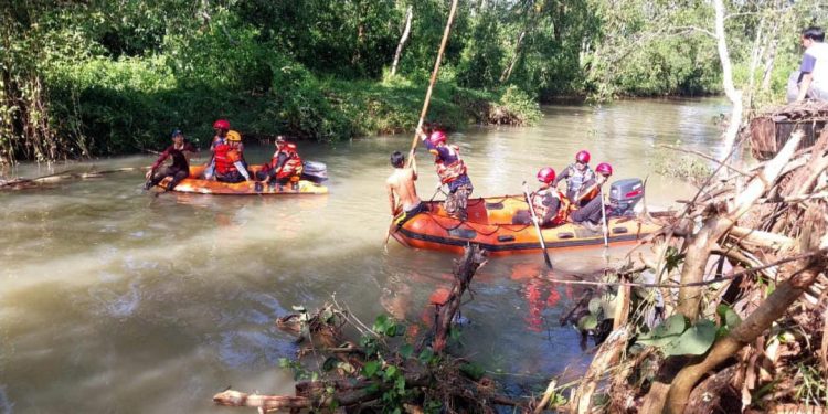 Diduga Terseret Arus Deras, Operator Alat Berat Hilang di Perairan Sungai Jupi Kotabaru