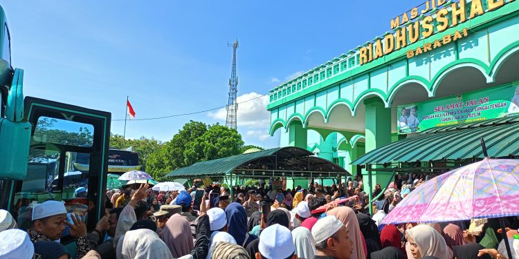 Ini Pesan Bupati Samsul Rizal Saat Melepas Rombongan Jemaah Haji HST