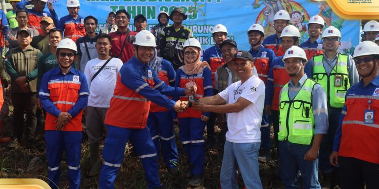 PT ITP Tarjun Tanam Pohon dan Pelepasliaran Burung di Areal Reklamasi Tambang