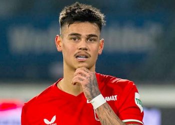Mees Hilgers Malah Galau Diminati Feyenoord dan Como, Kenapa?