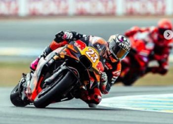 Kecelakaan di MotoGP Prancis 2025, Enea Bastianini Tuduh Francesco Bagnaia Jadi Penyebabnya