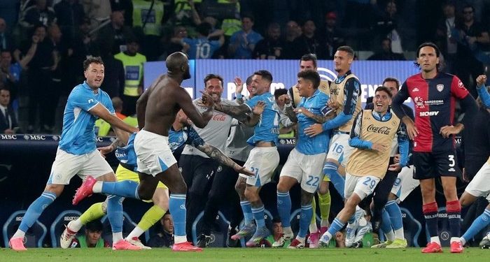 Napoli Vs Cagliari: Partenopei Menang 2-0, Juara Liga Italia!
