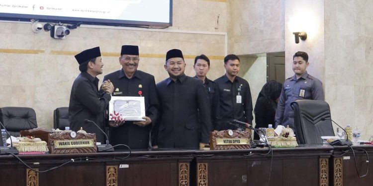 Rapat Paripurna DPRD Kalsel, Hasnuryadi Sulaiman: Sinergi Legislatif dan Eksekutif Diharapkan Semakin Kokoh