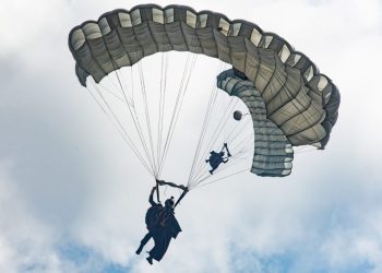 Gubernur Kalsel Dampingi KSAU Saksikan Latihan Udara Sikatan Daya 2025 di Maluka Baulin Tanah Laut