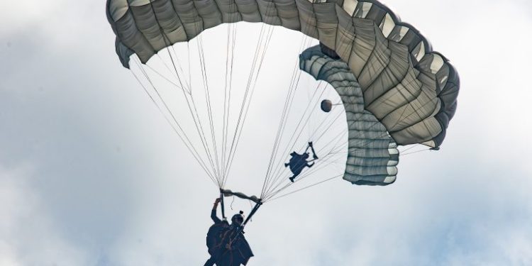 Gubernur Kalsel Dampingi KSAU Saksikan Latihan Udara Sikatan Daya 2025 di Maluka Baulin Tanah Laut