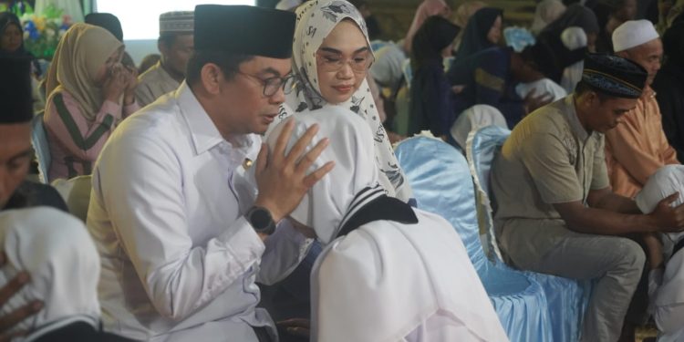 Momen Haru saat Bupati Tanbu Menghadiri Pelepasan Santri Ponpes Al-Istiqamah Mantewe, Ada Apa?