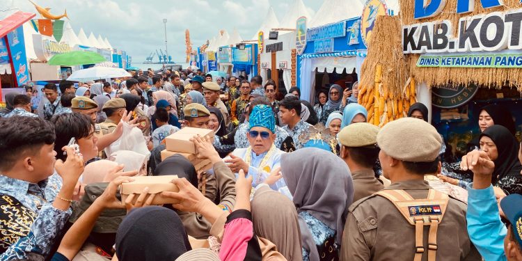 Jamuan Massal Meriahkan Harjad ke-75 Kabupaten Kotabaru