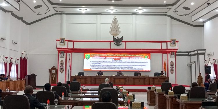 Rapat Paripurna, DPRD Barsel Bahas Raperda RPJMD 2025–2029