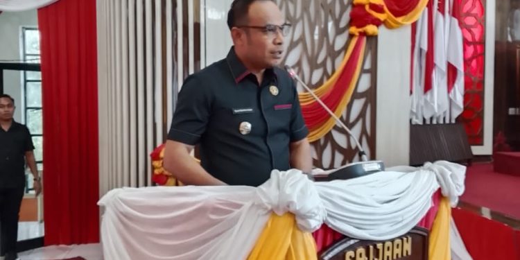 Rapat Paripurna, Wakil Bupati Kotabaru Sampaikan Dua Raperda