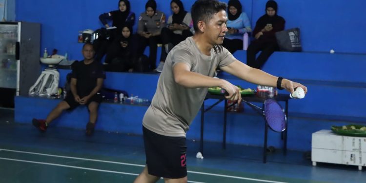 Memperingati Hari Bhayangkara Ke-79, Polres HST Gelar Turnamen Badminton