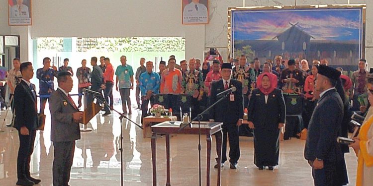 Lantik 208 Kepala Sekolah, Ini Pesan Bupati Kapuas Wiyatno