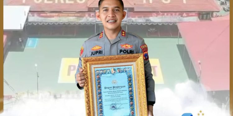 Polres HST Terima Penghargaan Kategori Pelayanan Prima