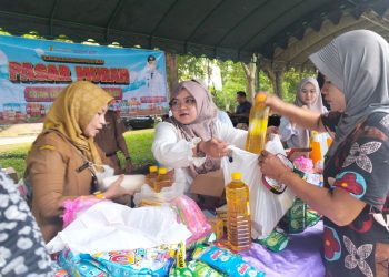 Warga Antusias Kunjungi Pasar Murah di Halaman Stadion Murakata