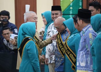 Muhammad Rusli dan Suci Anisa Dikukuhkan sebagai Ayah dan Bunda GenRe Kotabaru