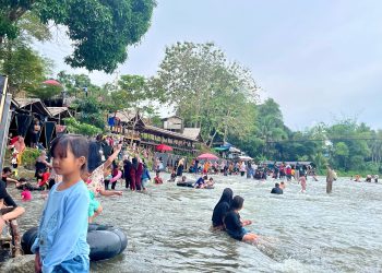 Libur Panjang Sekolah, Riam Bajandik Diserbu Pengunjung