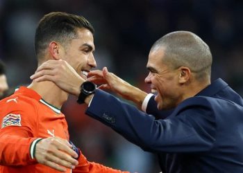Apakah Keputusan Ronaldo Tunda Pensiun Bisa Berbuah Trofi Piala Dunia?
