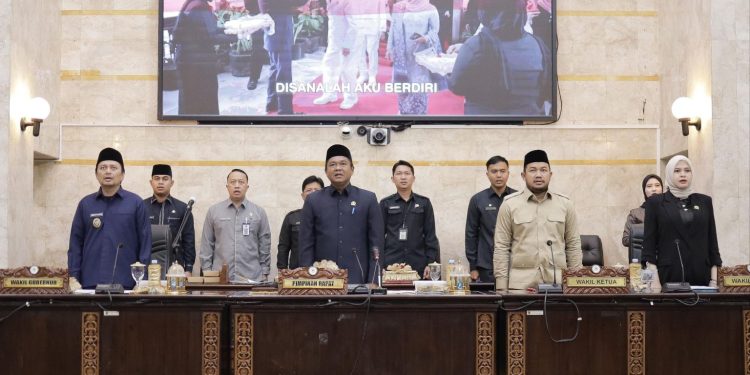 Tok! DPRD Kalsel Sahkan Perda APBD Perubahan 2025