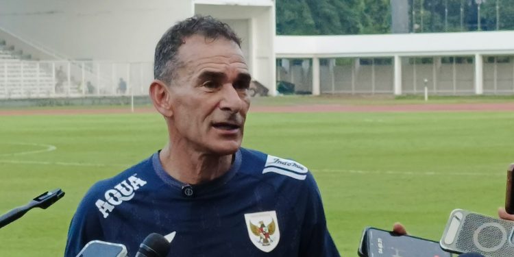 Debut di Rumah Sendiri, Vanenburg Usung Misi Khusus bersama Timnas Indonesia U-23 di Piala AFF U-23 2025