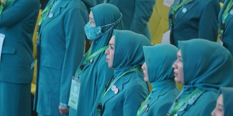 Hj Fathul Jannah Hadiri Hari Kesatuan Gerak PKK dan Rakernas X PKK di Samarinda