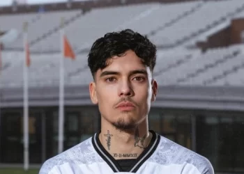 Shayne Pattynama Resmi Gabung Buriram United