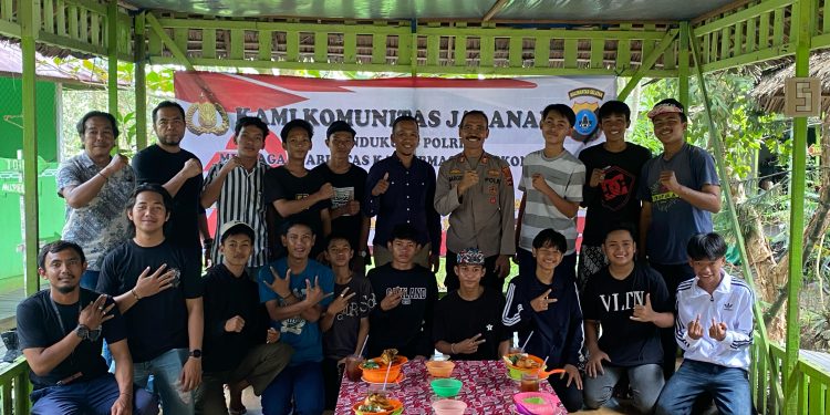 Polda Kalsel Gandeng Komunitas Motor dan Jalanan Membagikan Bahan Pokok ke Panti Asuhan dan Masyarakat