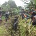 TNI-Polri dan Masyarakat Gotong Royong Bersihkan Sungai Lunjuk