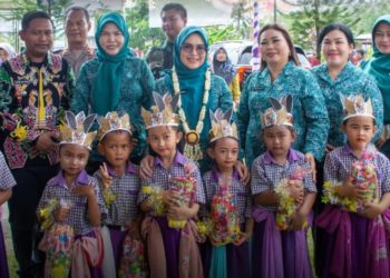 Hj Siti Saniah Wiyatno Evaluasi Implementasi 10 Program Pokok PKK di Basarang